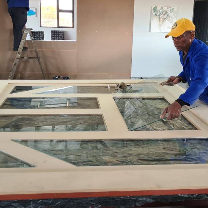 Table glass cut to shape